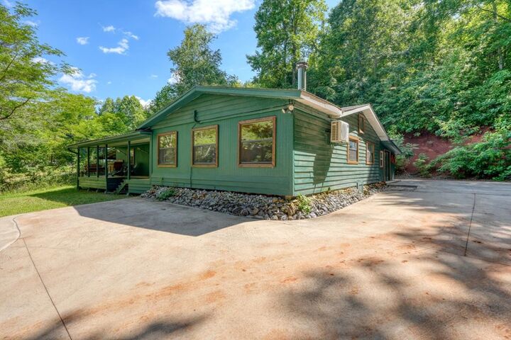 Property Photo:  521 Sunnyside Road  GA 30546 
