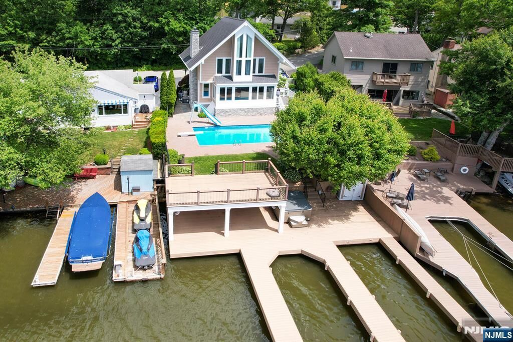 Property Photo:  17 Forest Lake Drive  NJ 07421 