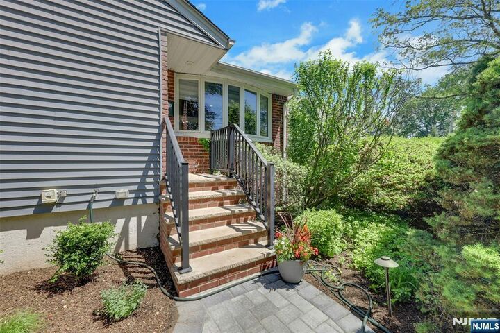 Property Photo:  19 Thames Boulevard  NJ 07621 