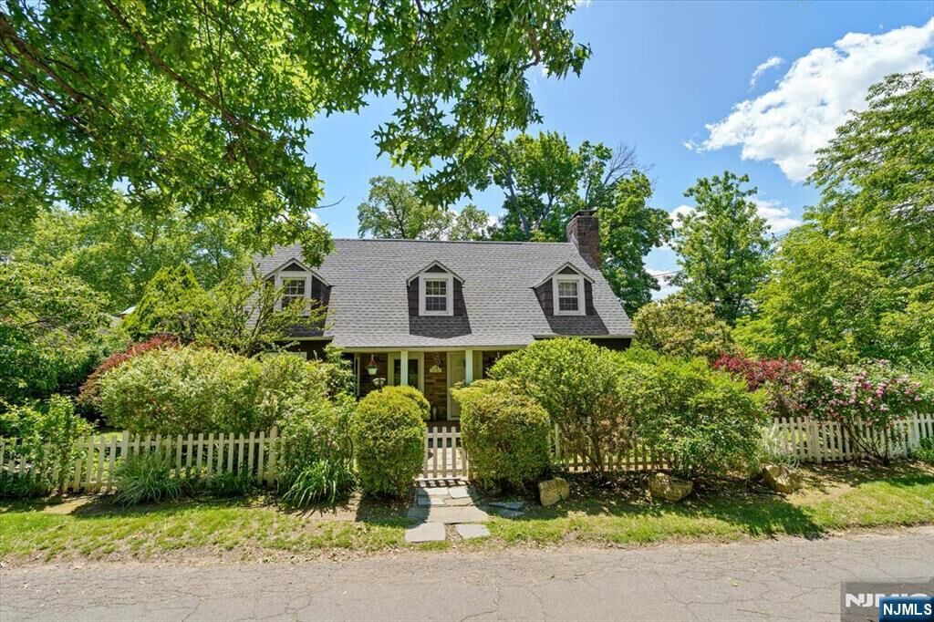 Property Photo:  694 Sunset Road  NJ 07666 