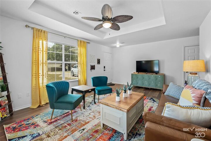 Property Photo:  5A & 5B Jonquilla Way  AR 72712 