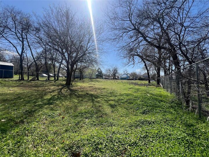 Property Photo:  1021 S 6th Street  OK 73018 