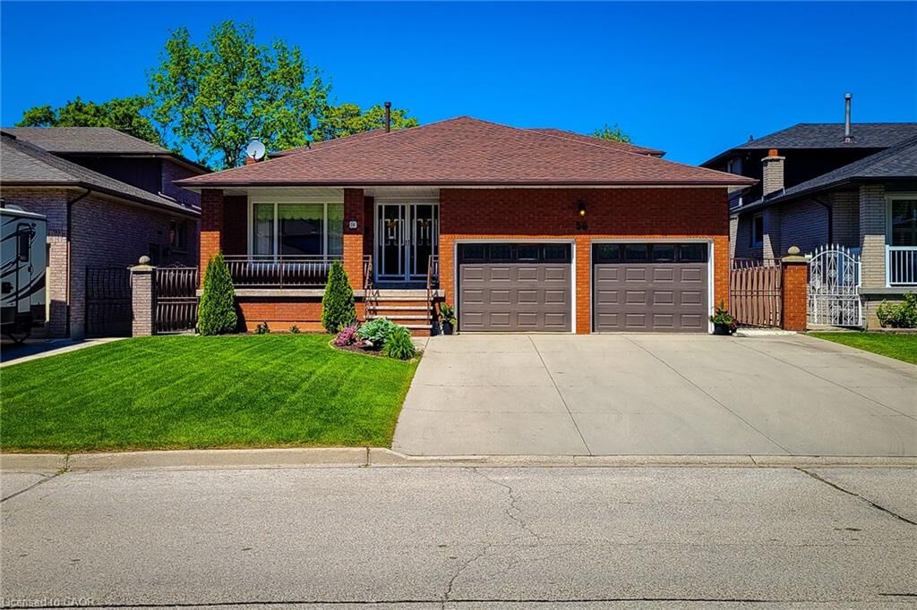Property Photo:  56 Teak Street  ON L8G 4W5 