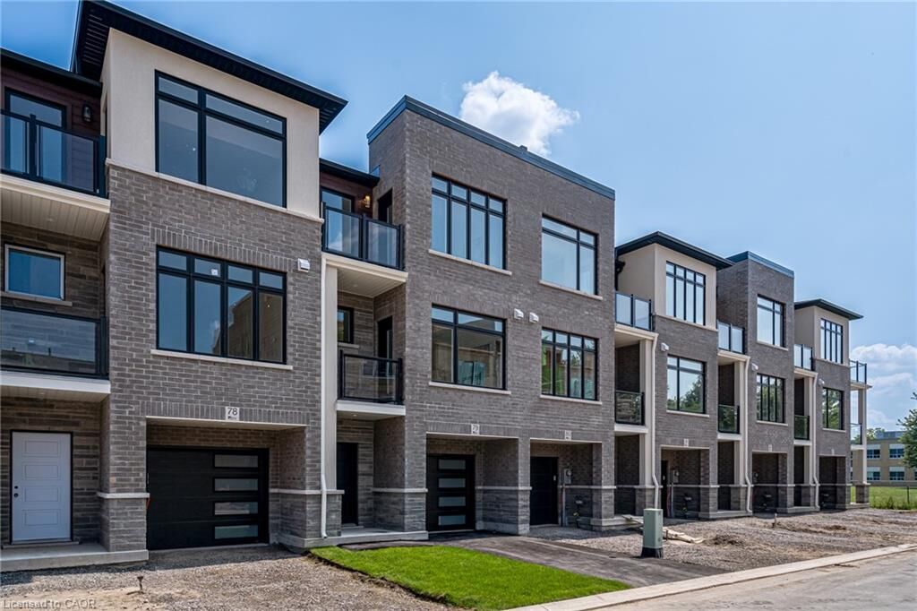 Property Photo:  292 Vine Street 81  ON L2M 0E1 