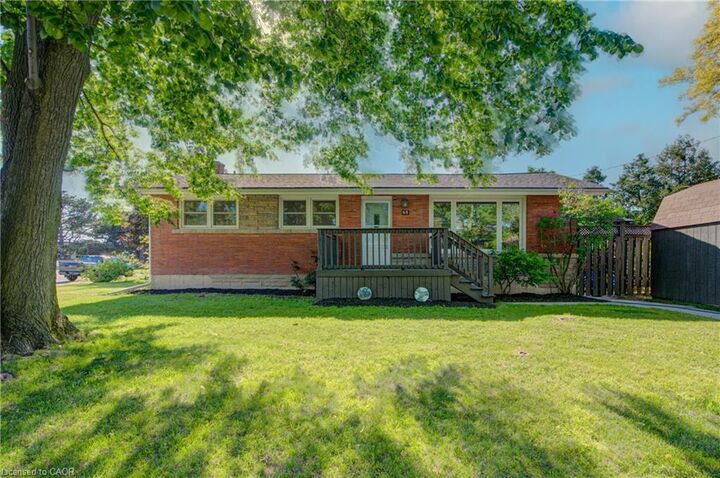 Property Photo:  68 Kingslea Drive  ON L8T 4A3 