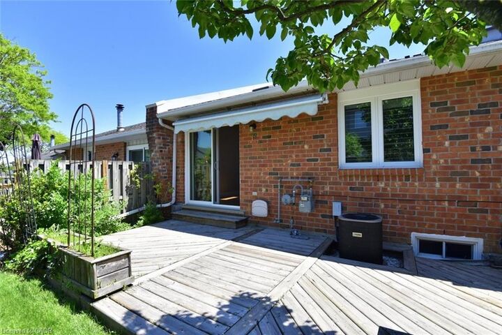 Property Photo:  60 Rice Avenue 18  ON L9C 7S3 
