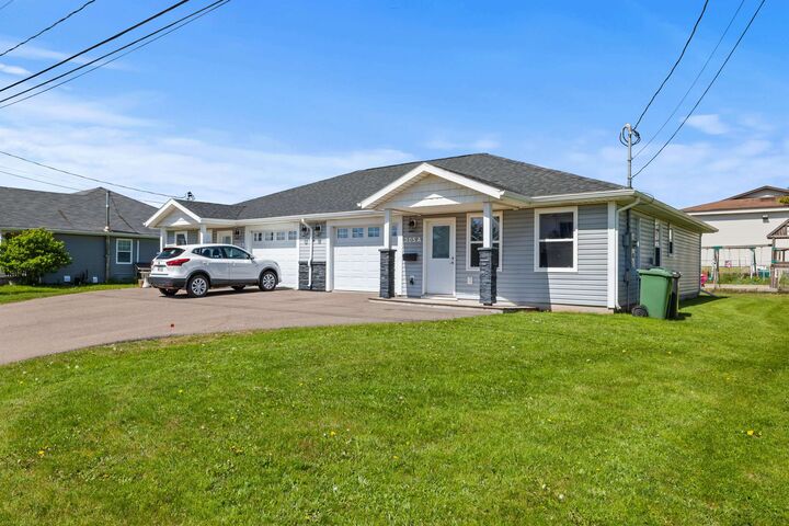 Property Photo:  305 Jennifer Street  PE C1N 6B6 