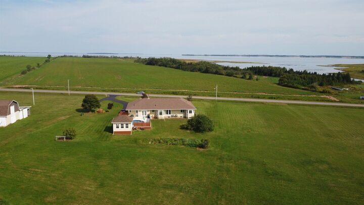 Property Photo:  498 Barbara Weit Road  PE C1N 4J8 
