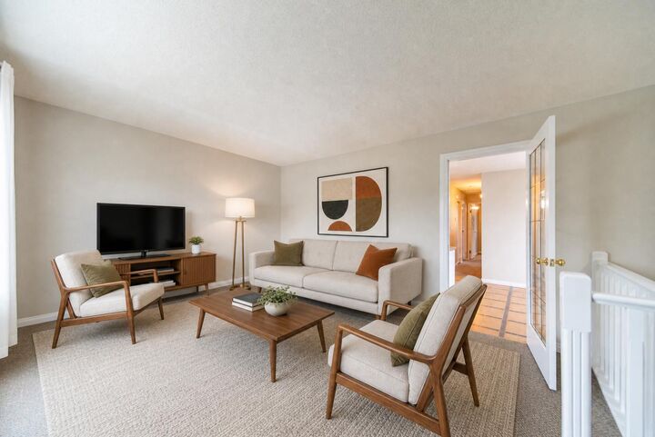 Property Photo:  5119 30 Avenue SW  AB T3E 6R2 
