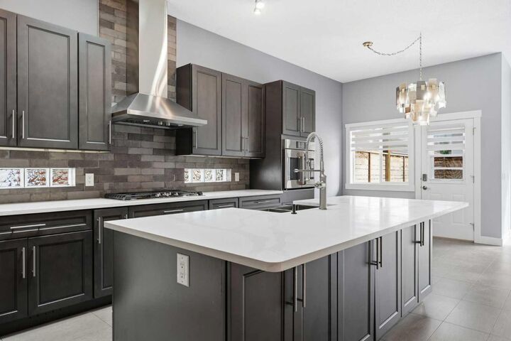 209 Oakmere Close — photo 1