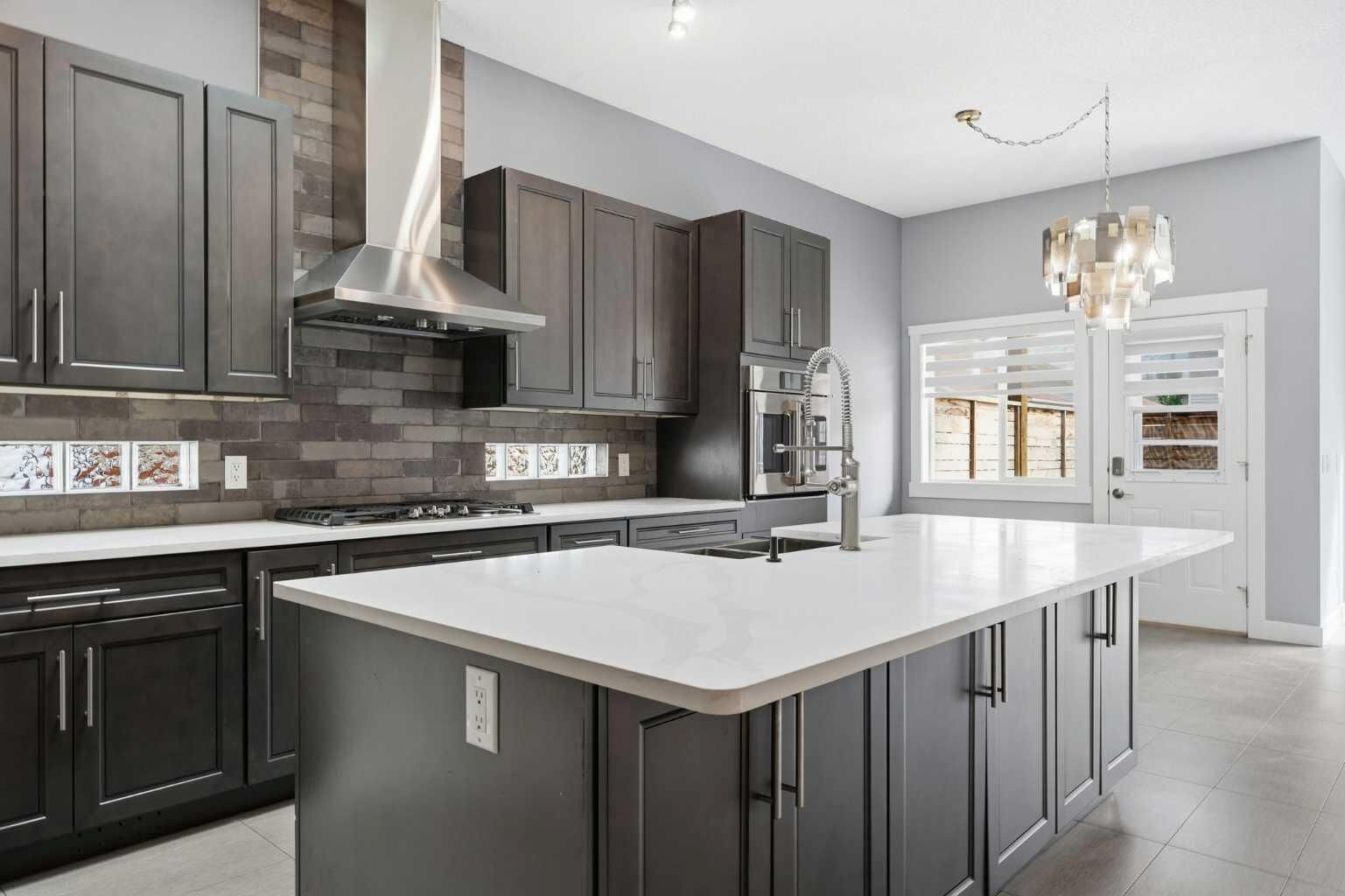 Property Photo: 209 Oakmere Close AB T1X 1L1