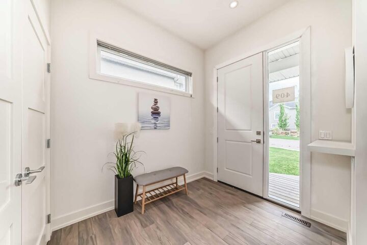 Property Photo:  409 Edward Avenue NW  AB T0L 2A0 