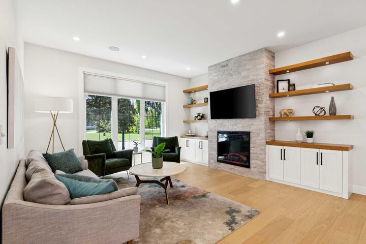 Property Photo:  3004 Hampton Crescent SW  AB T3E 4R2 