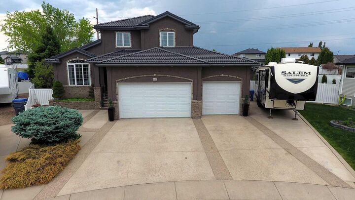 447 Spruce Way SE — photo 1