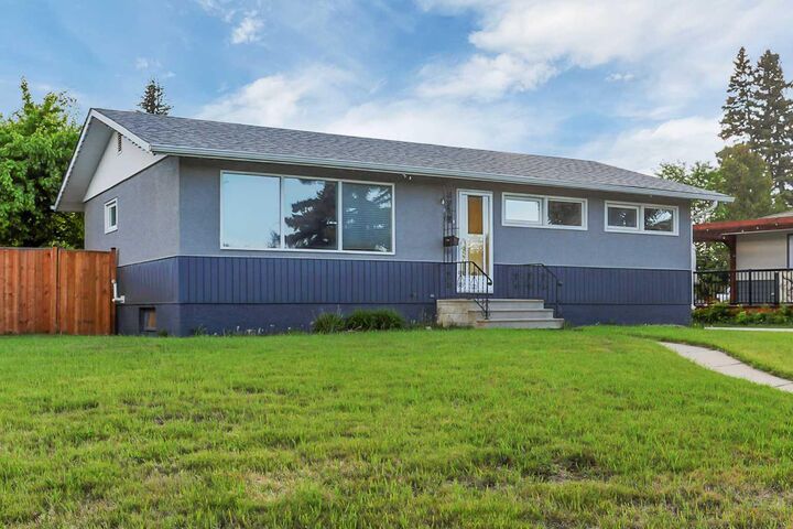 Property Photo:  3918 37 Avenue  AB T4N 2T2 