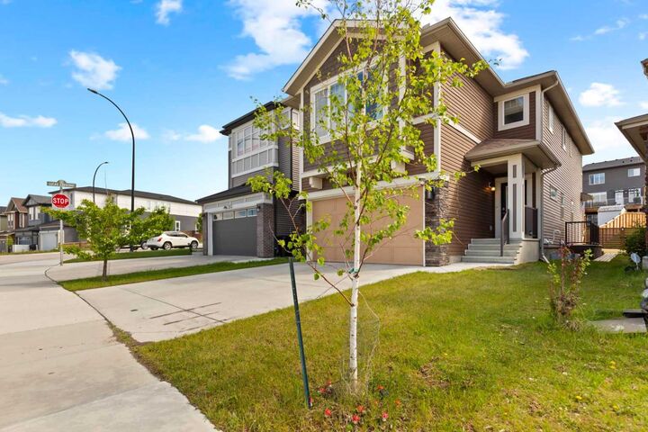 249 Lucas Crescent NW — photo 1