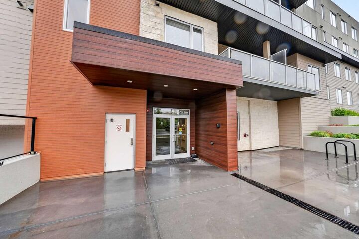 Property Photo:  71 Shawnee Common SW 403  AB T2Y 0R2 