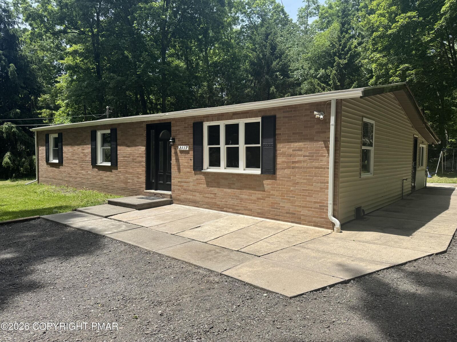 Property Photo:  2117 Heathrow Lane  PA 18360 