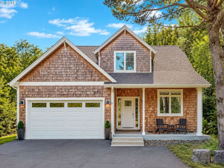 Property Photo:  748 Creekside Dr  OR 97138 