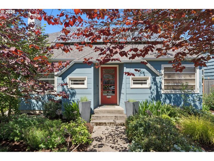 Property Photo:  4505 SE Clinton St  OR 97206 
