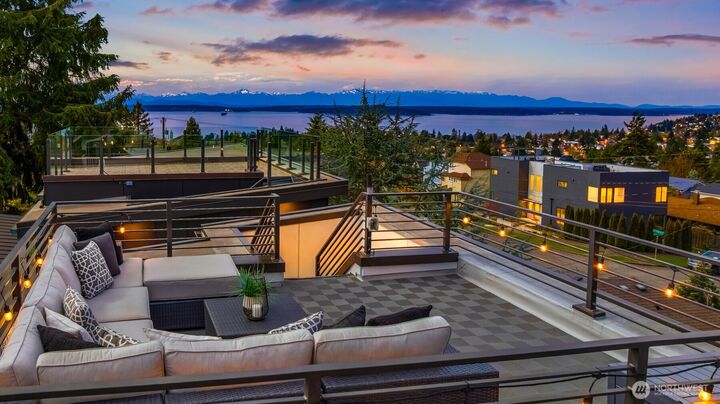 Property Photo:  6710  36th Avenue SW B  WA 98126 