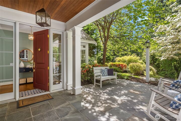 Property Photo: 2720 105th Avenue SE WA 98004