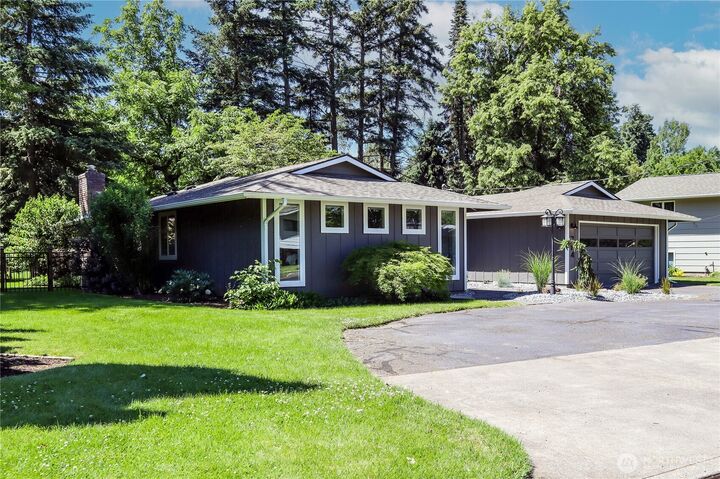Property Photo:  714  Liberty Place  WA 99362 