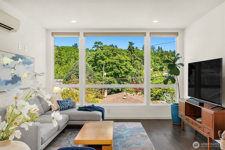 Property Photo: 5562 15th Avenue S WA 98108