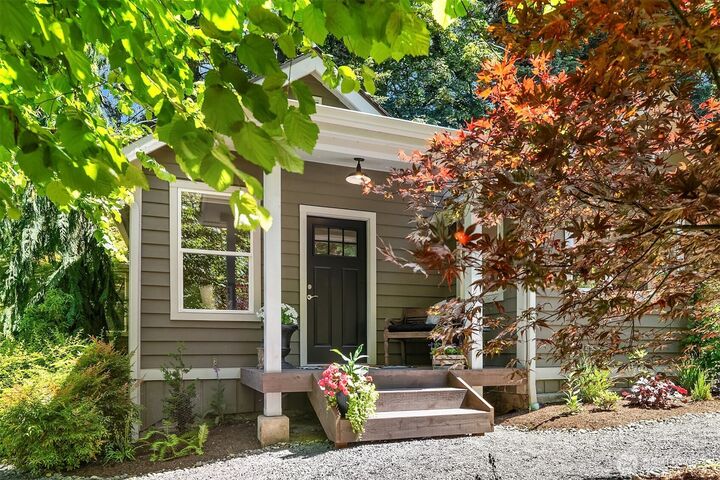 Property Photo:  11323 E Riverside Drive  WA 98011 