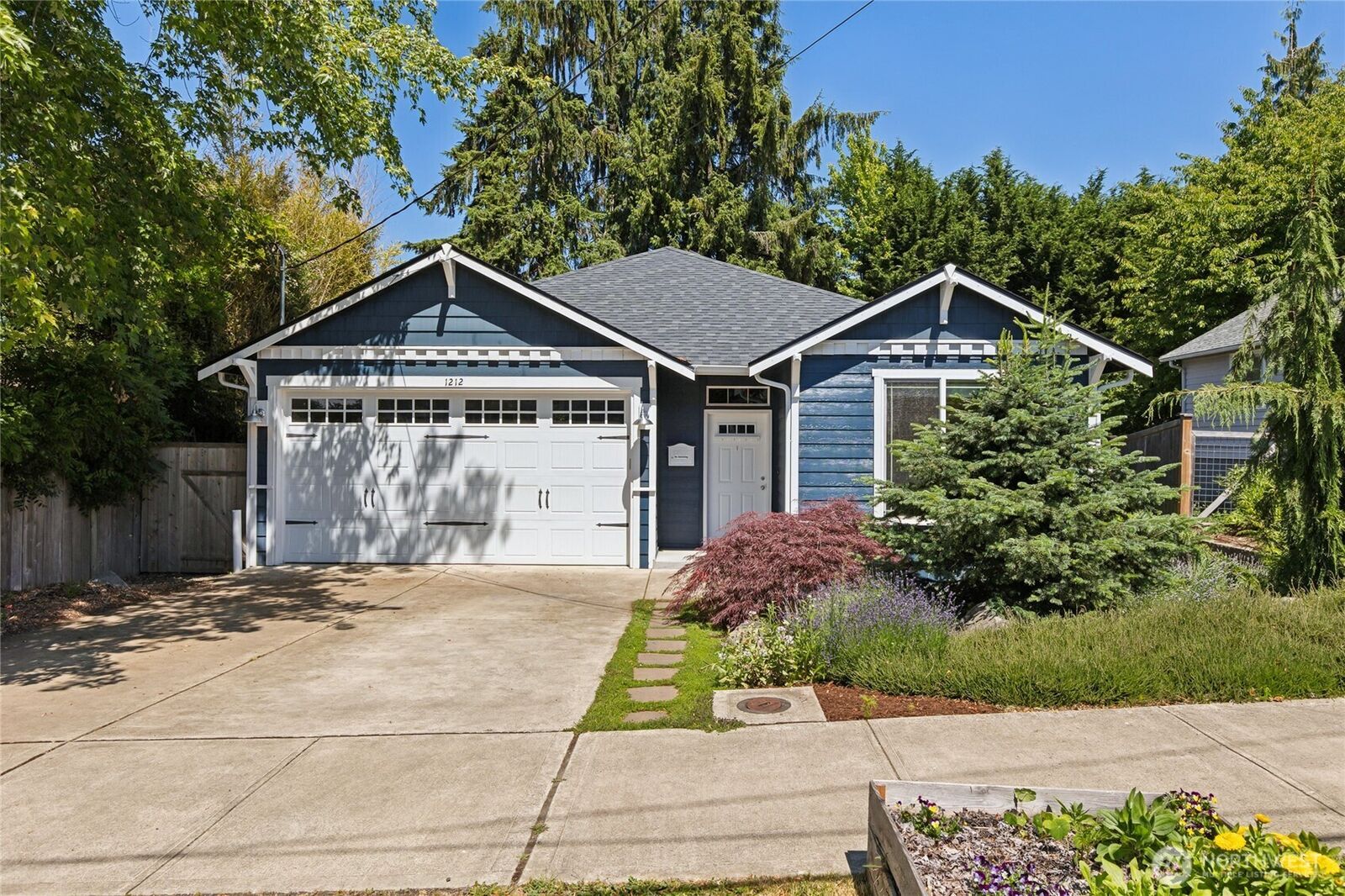 Property Photo: 1212 9th Avenue SE WA 98501