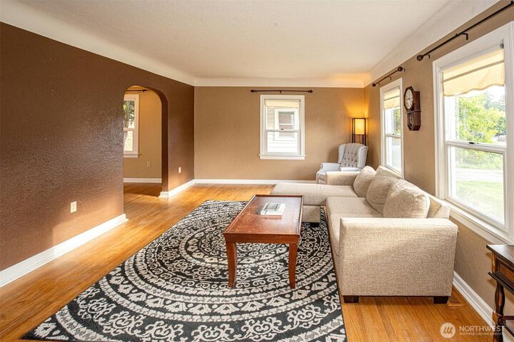 Property Photo: 1314 S 12th Street WA 98274