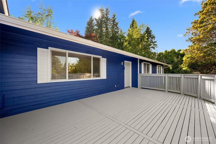 Property Photo:  2917 W Maplewood Avenue  WA 98225 
