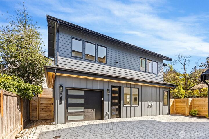 Property Photo:  4114 NE 60th Street  WA 98115 