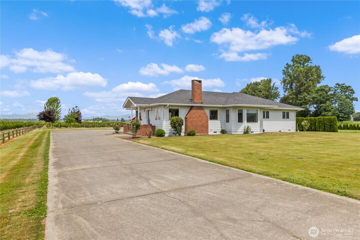 Property Photo:  3084  Lindsay Road  WA 98247 
