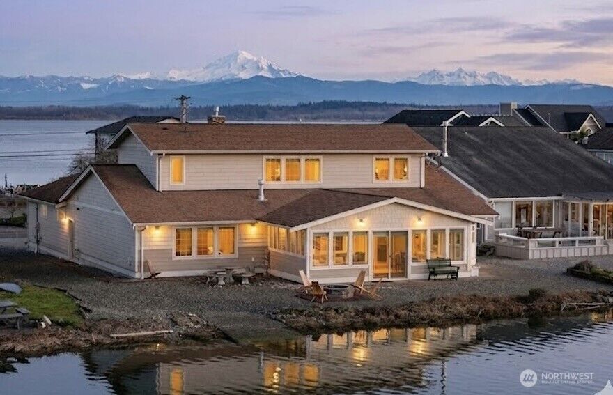 Property Photo:  4121  Saltspring Drive  WA 98248 