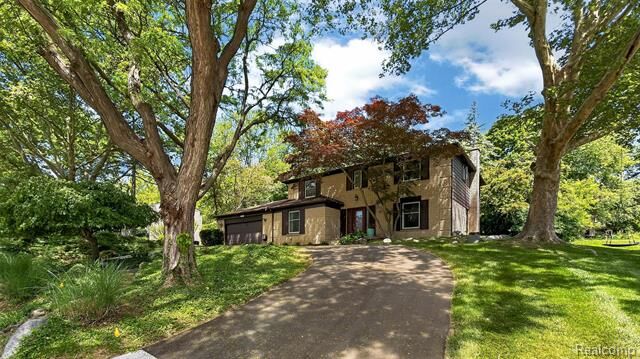 Property Photo: 34262 Commons Drive MI 48331