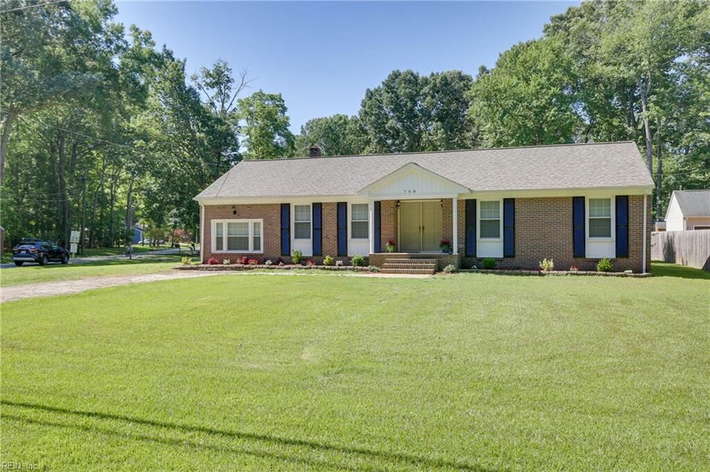 Property Photo:  708 Seaford Rd  VA 23696 