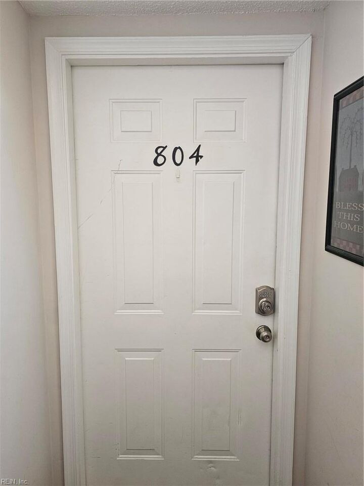 Property Photo: 804 Newday Ct VA 23602