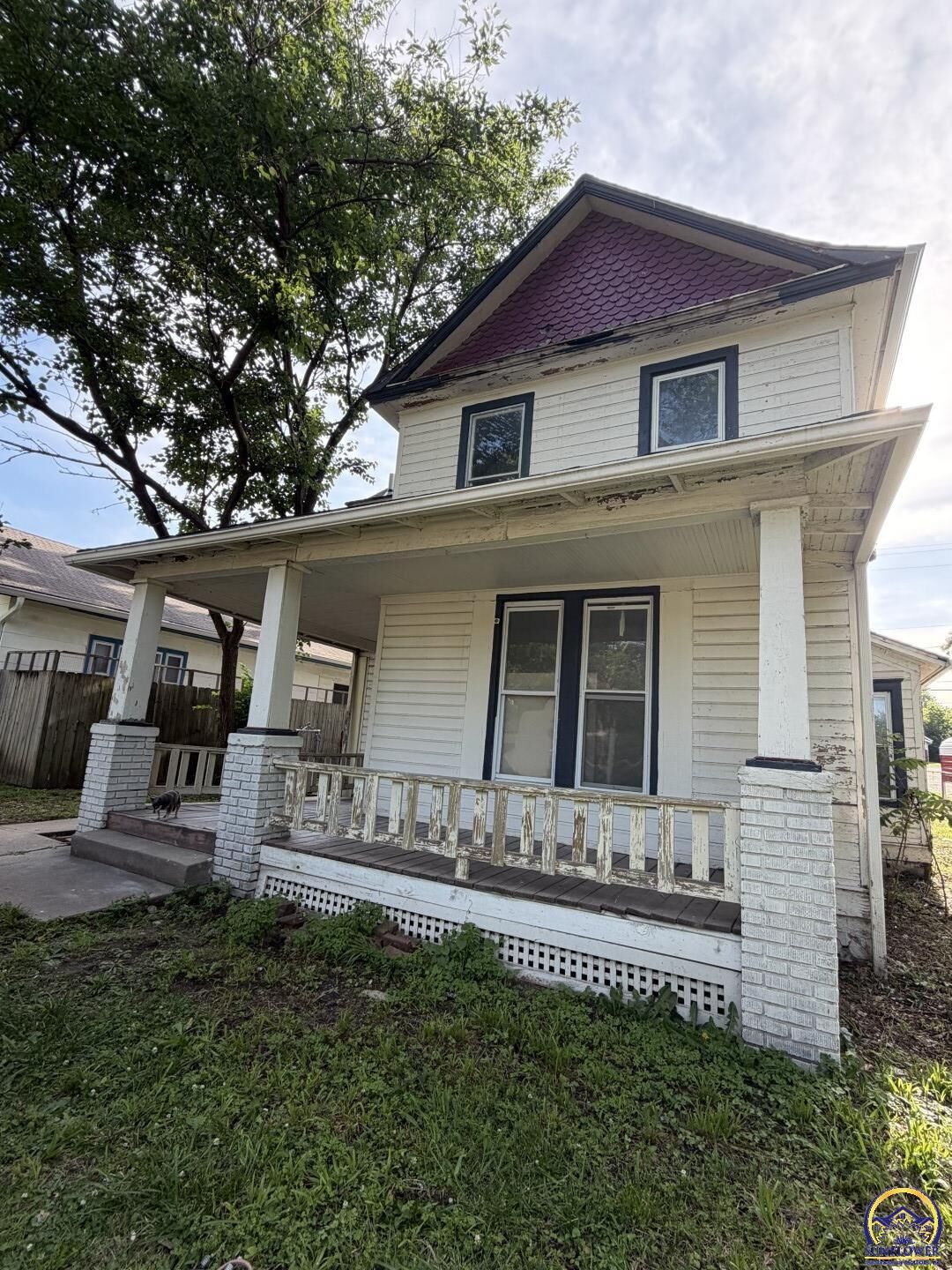 Property Photo:  427 SW Jewell Ave  KS 66606 