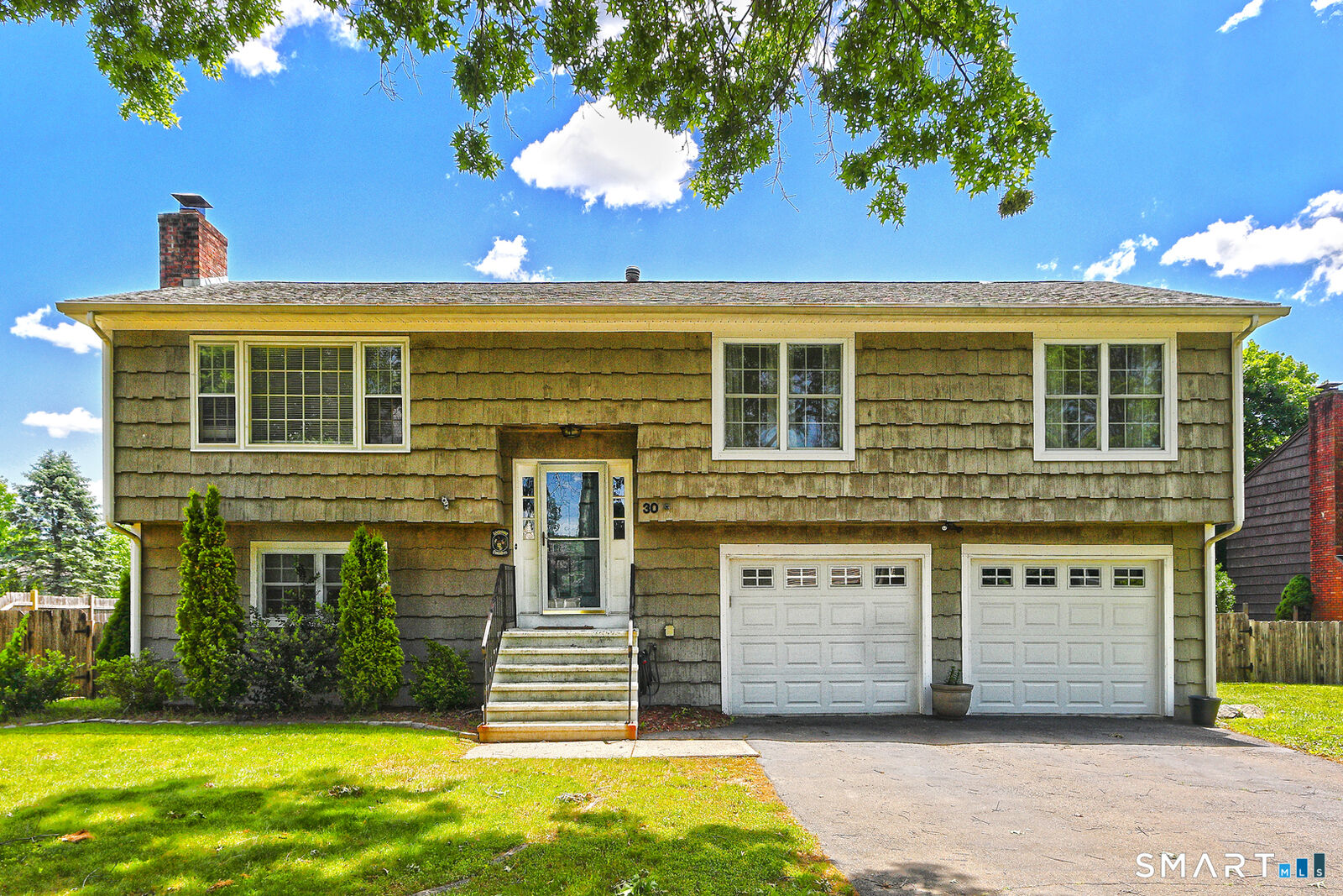 Property Photo: 30 Squire Court CT 06460