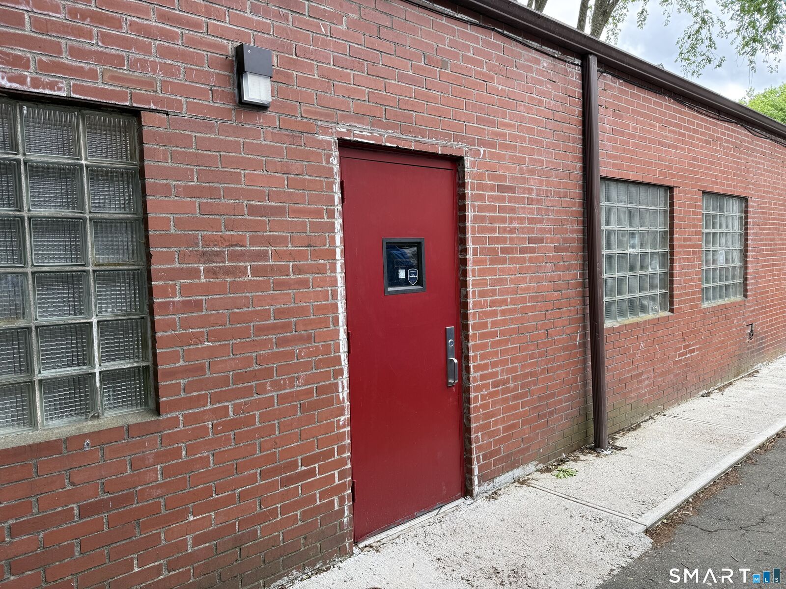 Property Photo:  