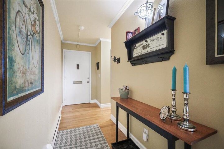 Property Photo:  20 W Sumner Ave 203  WA 99204 