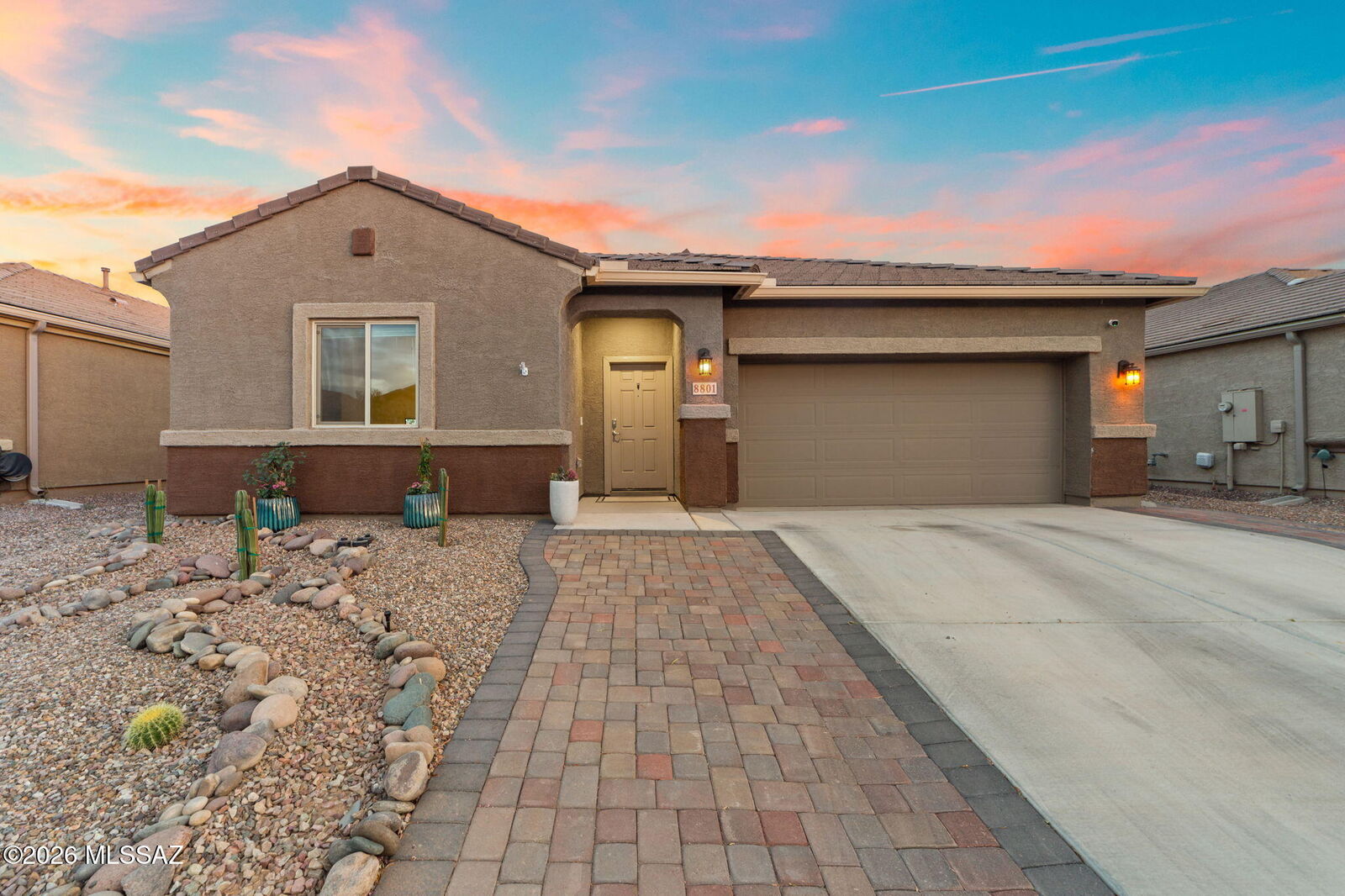 Property Photo: 8801 W Red Spike Ice Drive AZ 85653