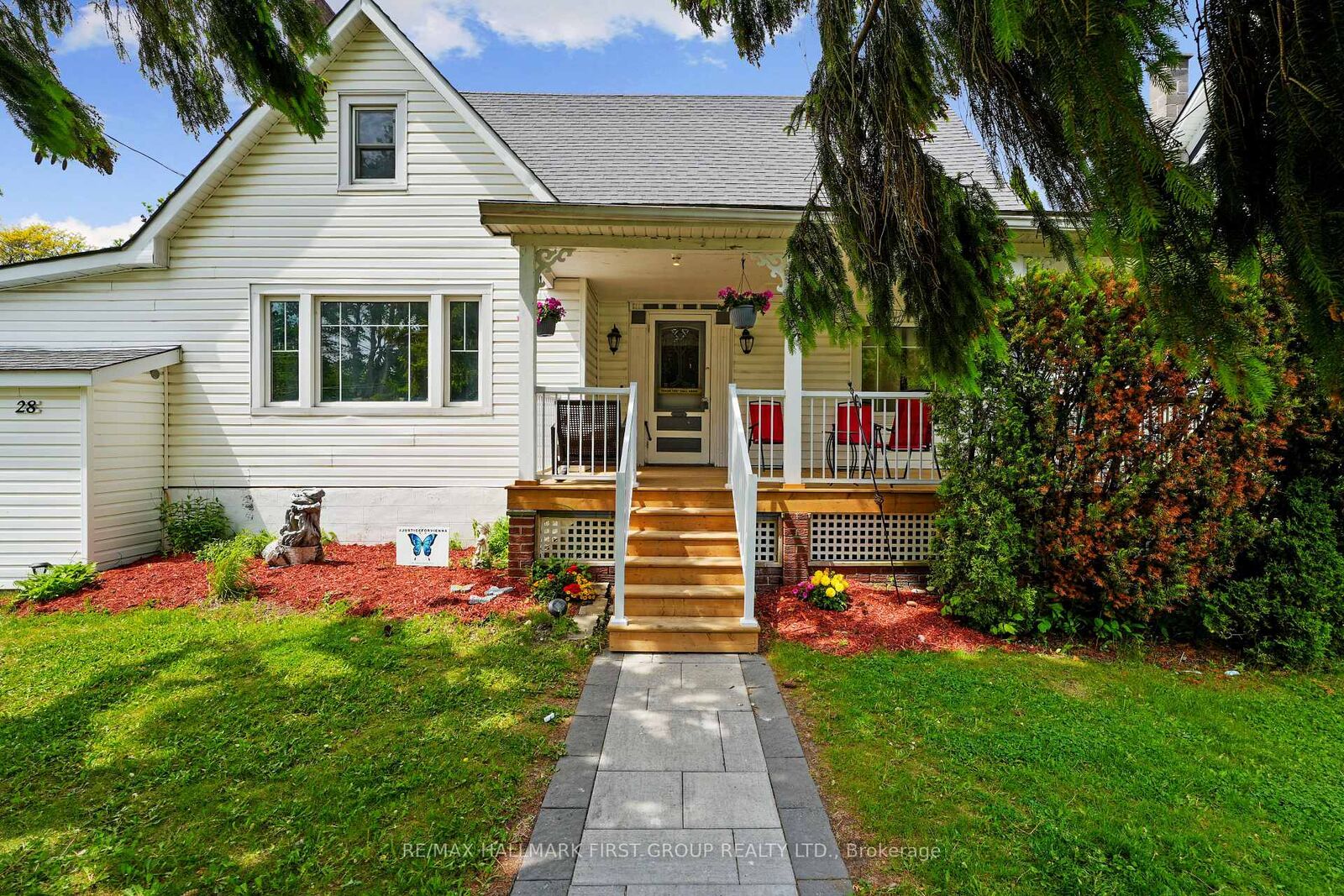 Property Photo: 28 King Street W ON K0K 1S0