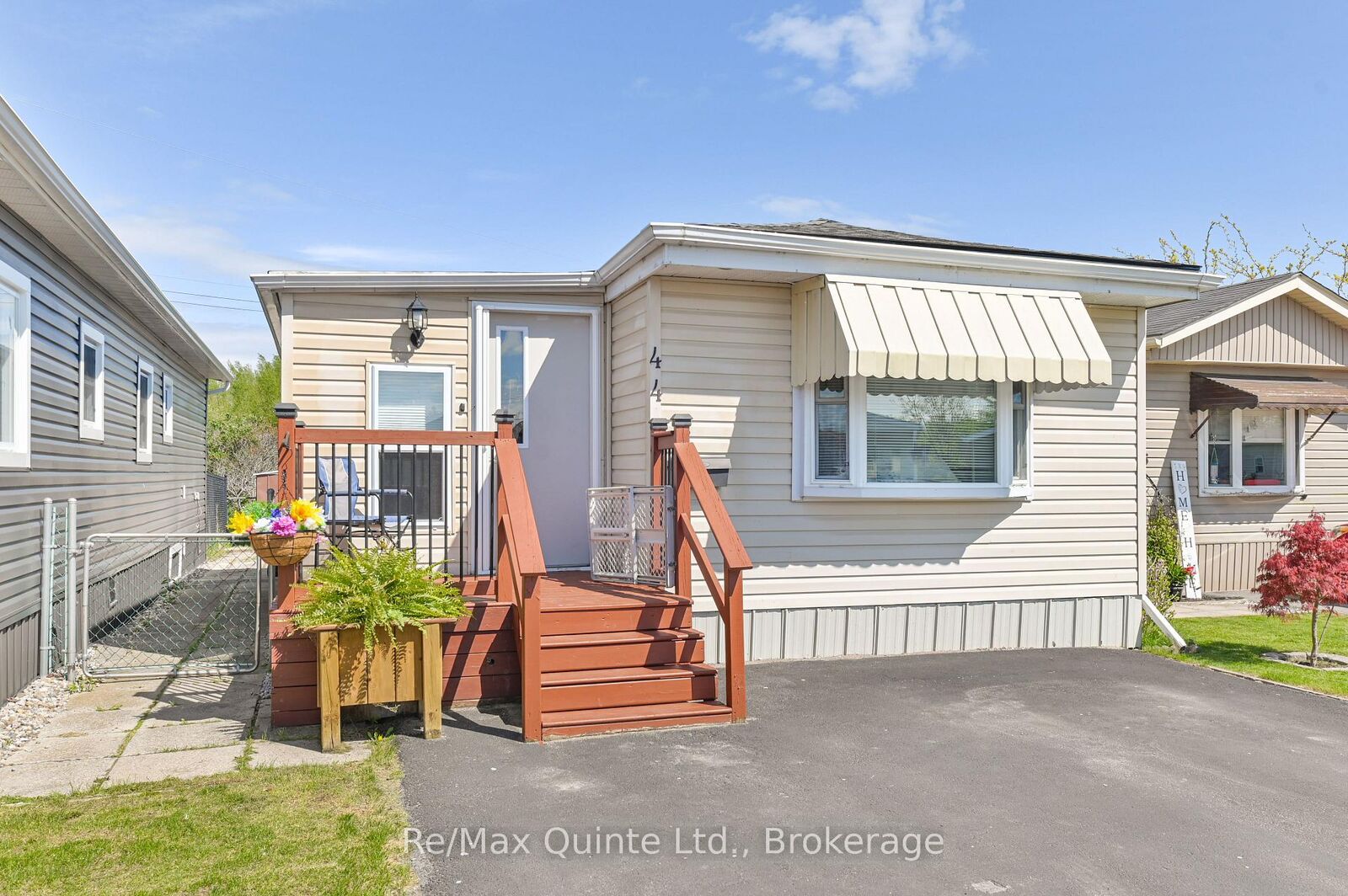 Property Photo: 311 Dundas Street 44 ON K8V 1M1