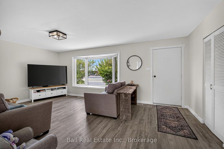 Property Photo: 5 Chippewa Avenue ON K0L 2H0