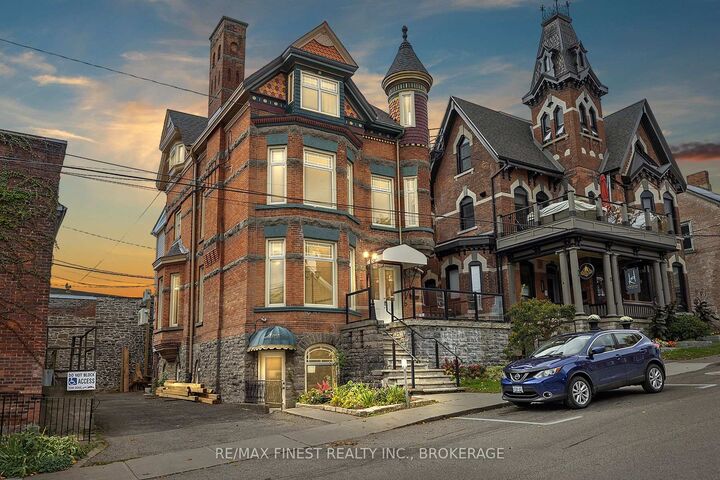 10 Victoria Avenue — photo 1