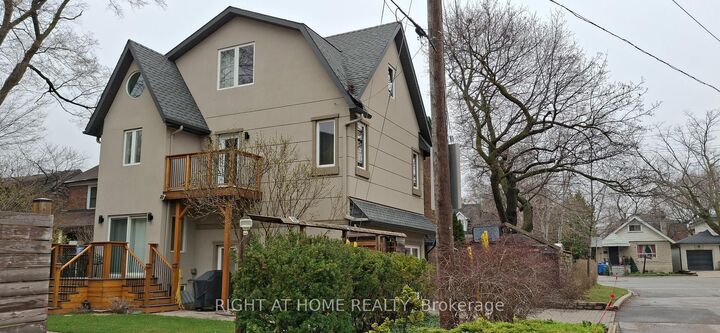 Property Photo: 107 Otter Crescent ON M5N 2W9