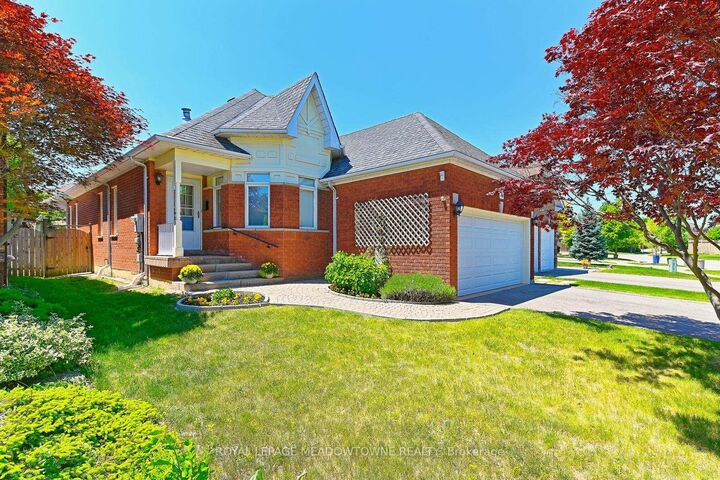 16 Harrop Avenue — photo 1