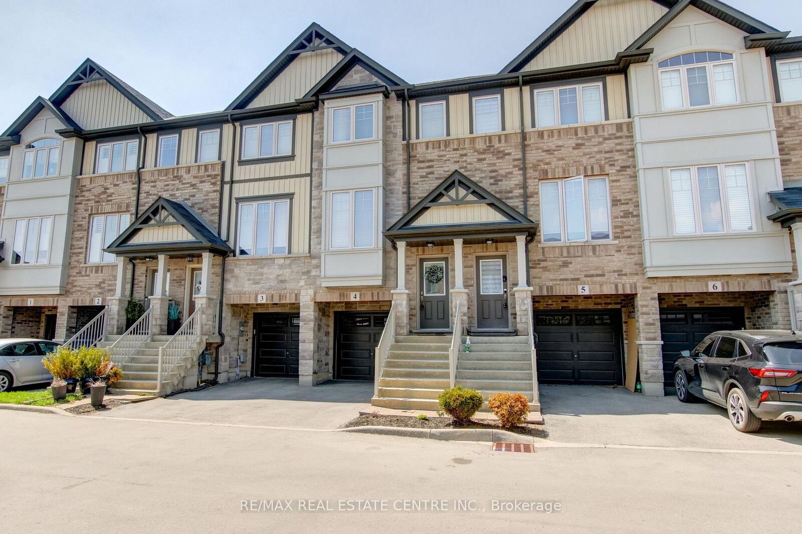 Property Photo: 247 Festival Way 4 ON L0R 1C0